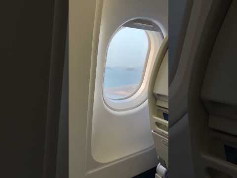 Belo aeroporto de Hong Kong na ilha de Chek Lap Kok Aeroporto de Hong Kong