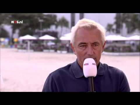 Van Marwijk over het contrast met 2010 | NOS WK Voetbal