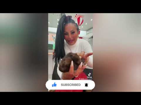 Rita de Crescenzo shows us a little dress