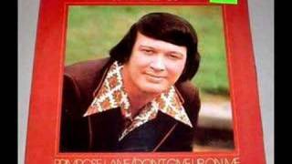 Jerry Wallace Sings &#39;There She Goes.&#39;