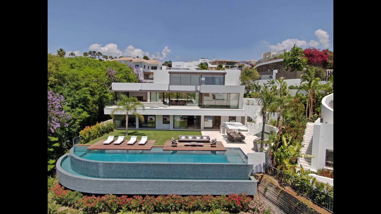 Villa de rêve contemporaine avec vues et commodités impressionnantes à vendre à La Quinta, Benahavis