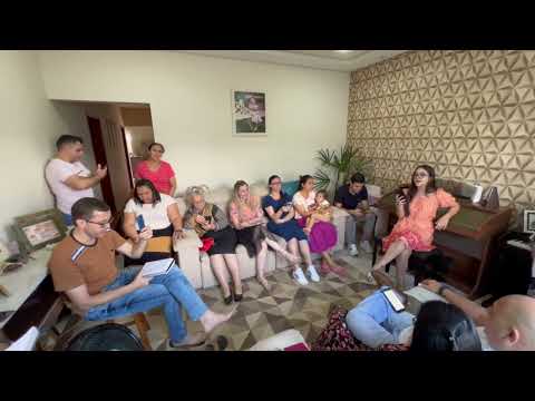 Hino 284 - Louvor nos céus altíssimos (part. Helleny Rocha, familiares & amigos)