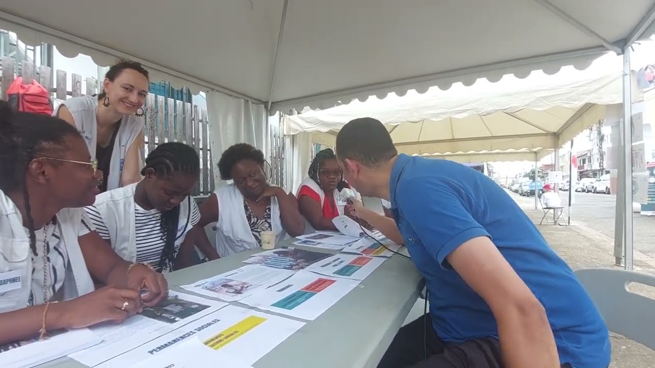 participation des médecins du monde au salon des associations accordeur à cayenne