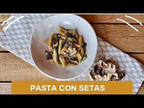 Pasta con setas, calabacín y jamón