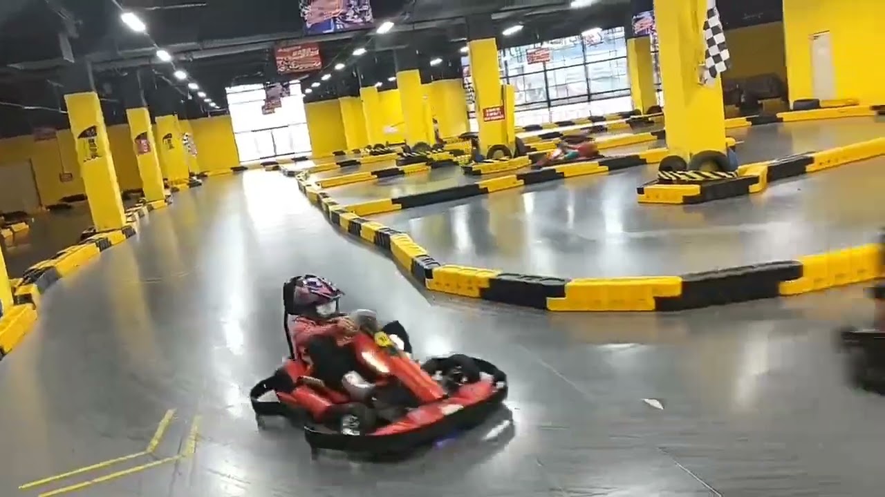 2 Minye go karting indoor playground