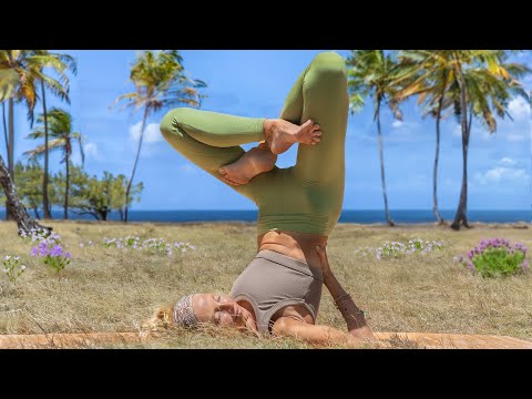 30 Min Yoga Flow | Total Body Intermediate Yoga To Improve Strength, Flexibility & Balance