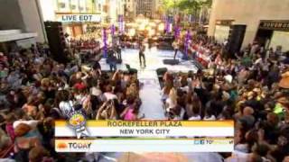 Maroon 5 : Never Gonna Leave This Bed - The Today Show  08/05/2011