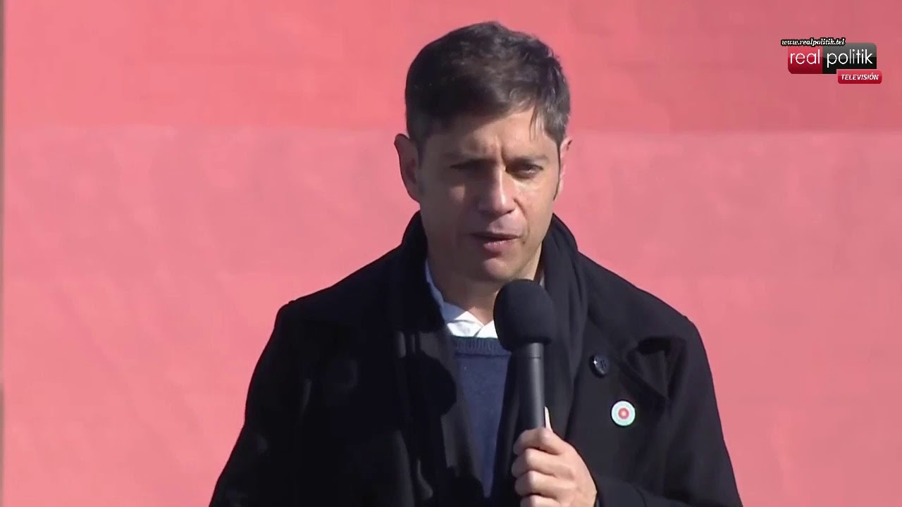 Kicillof entregó escrituras en el marco del programa "Mi escritura, mi casa"