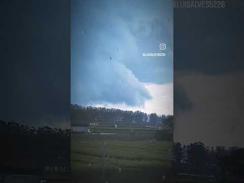 Parte frontal do microburst em Andradina SP 🇧🇷 22.06.2026