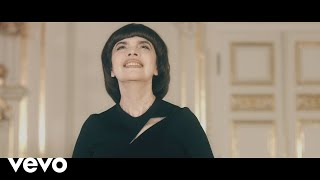 Musik-Video-Miniaturansicht zu Le premier regard d'amour Songtext von Mireille Mathieu