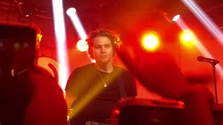 Moving Along - 5SOS (iHeartRadio Theater NYC - 6/27/18)