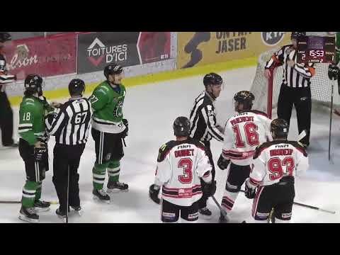 Jérémie Malouin et Jonathan Paiement en viennent aux coups après le 1er but des Éperviers - 16-04-22