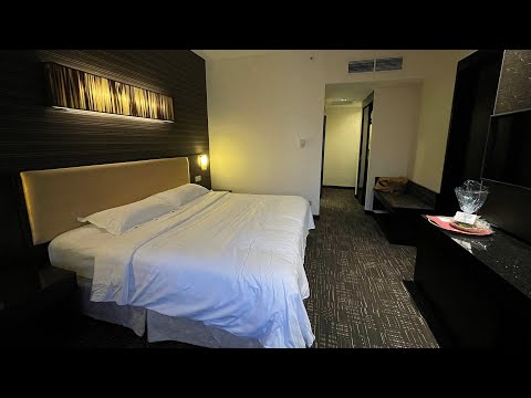 Staycation: Hotel Royal Queens Review (better, but not good enough)