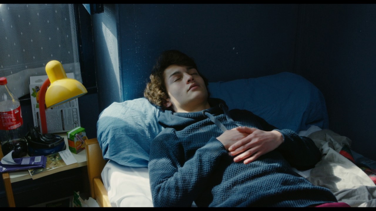 Miniature de la vidéo DE TOUTES MES FORCES UN FILM DE CHAD CHENOUGA EXTRAIT 2 du film De toutes mes forces