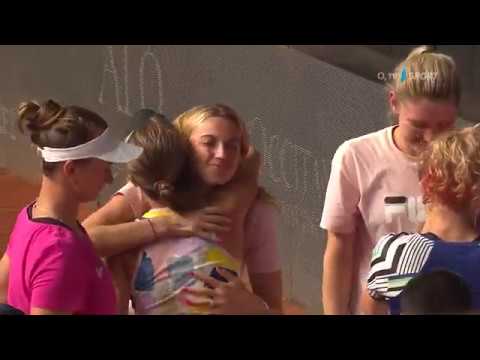 Linda Fruhvirtová (CZE) vs. Nikola Bartůňková (CZE) - 30. 6. 2020