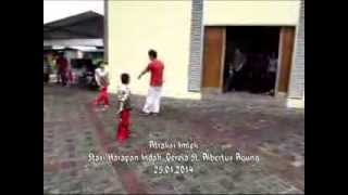 preview picture of video 'Atraksi Wushu & Nunchaku Imlek 2014 @ St  Albertus Agung'