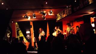 tyler bryant and the shakedown - still young