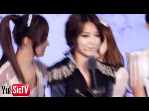 [111104]  SNSD Yulsic 율싴 Fancam Moment #101- Prince Yul and Princess Sica @ SIA