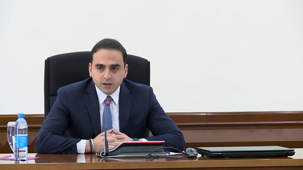 Հո զոռով քարշ տալով չենք հանելու, չլինեմ չիմանամ նորից քանդվող շենք մտնեն, կպլոմբե՛ք․ Ավինյանը բարկացավ