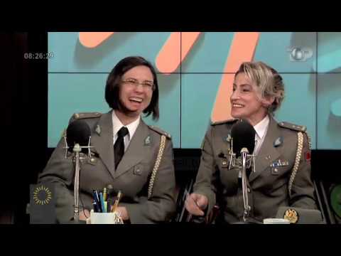 Wake Up/  Zbuloni si është jeta e grave shqiptare në ushtri