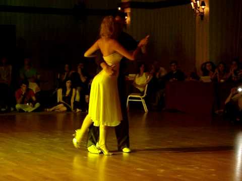 Pablo Rodriguez and Noelia Hurtado. "Junto a tu corazon". Show at Tangon-2010