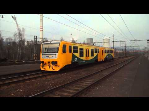 Příjezd vlaku Os 17514 (ČD 814.059) - Kadaň-Prunéřov, 31. 3. 2014