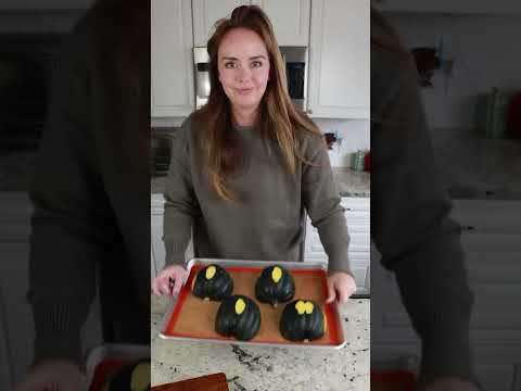 Baked Acorn Squash #fallrecipe #baking #cooking #weeknightmeal