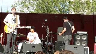 Deerhunter- "Spring Hall Convert" and "Hazel St." live at McCarren Park