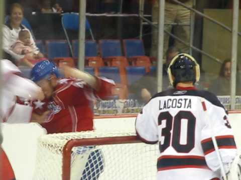 Trevor Gillies vs Libor Ustrnul
