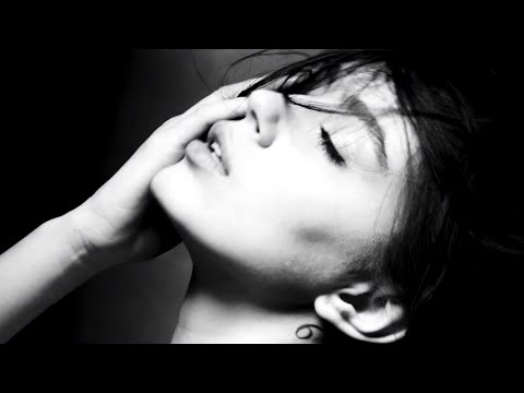 AlbWho ft. Guz - Jumatate Goala (Official Video)