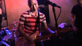 Sheila and The Insects - Everyday Drive (Live @ Saguijo 07.31.2010)