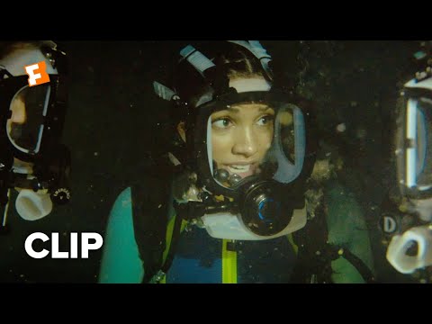 47 Meters Down: Uncaged Movie Clip - Stay Close (2019) | Movieclips Indie