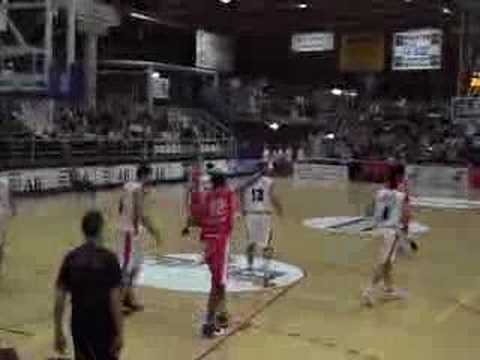 23 13-10-07 Gent-BCO - Tel de ongefloten op Davis die uitein