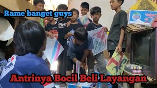 Download lagu 'Antrinya bocil-bocil  beli layangan dan pesen bladu kang Yadi' mp3