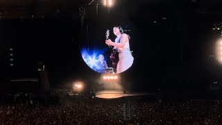 Coldplay play Green Eyes with fan on guitar - Brussels - Aug 8, 2022