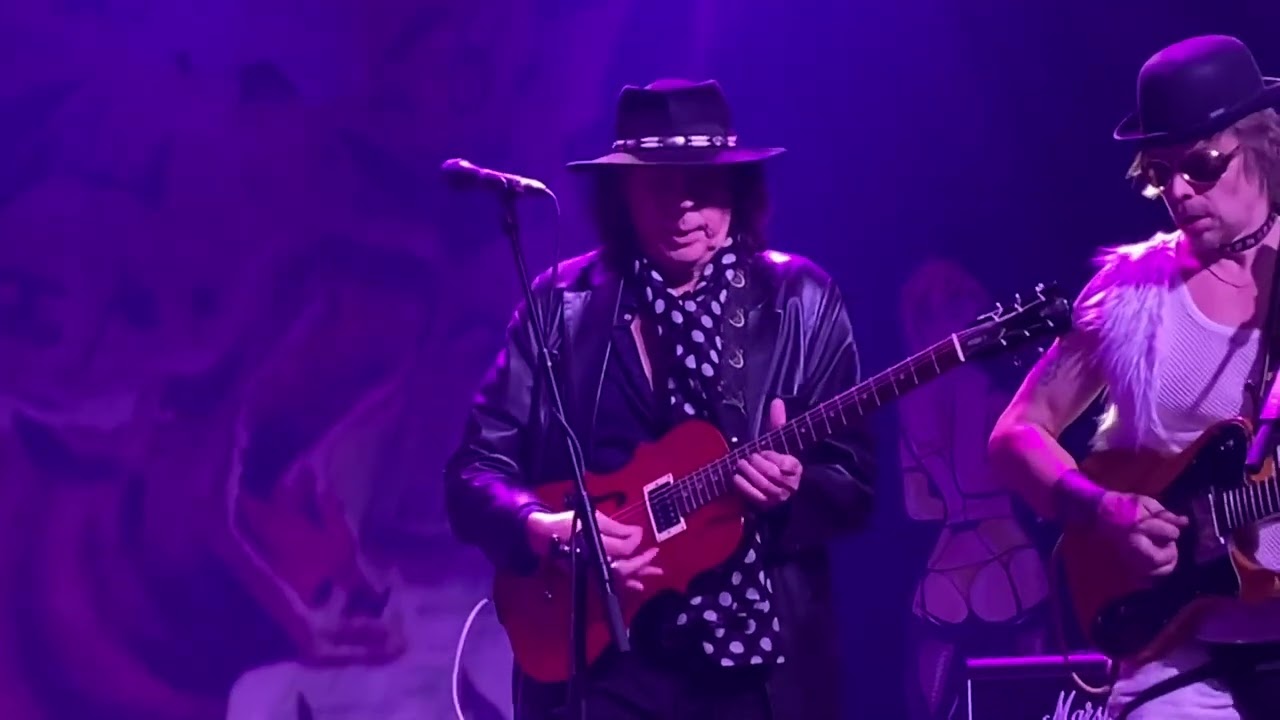 Sleepy Sleepers,  Surmanajaja Erkki Vasili Helminen / Rapula Pluusi. Feat. Dave Lindholm.