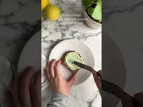 Cottage cheese toast recipe ideas (sweet & savoury)