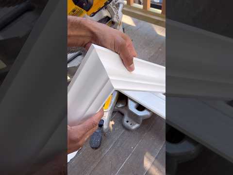 Good tips to cut crown flat outside corners 👉 Gpr3Carpentry🔨 #viral #carpentry #tools #tips