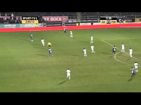 Adeptos do Vitoria respondem aos insultos dos tripeiros enquanto perdiam por 3 a 0