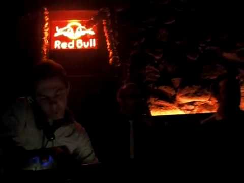 Thomas Ferry & Pirgus feat. Dot / Comma - I DON'T KNOW (live @ Raffl Kellerlounge - Merano BZ)