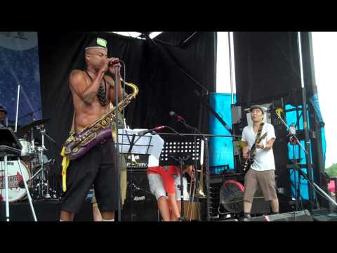 Dr Madd Vibe Experiment at Warped Tour in Mansfield, MA 7/13/2010 Part 2