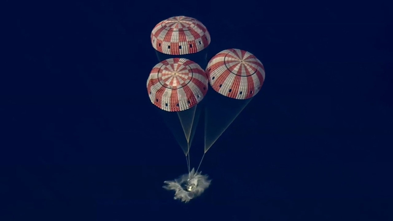 Artemis II Orion splashdown