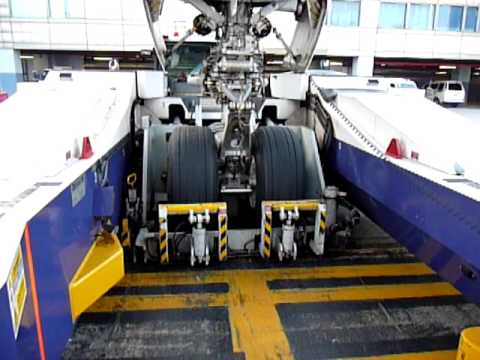 AIRBUS A340 Pushback with Towbarless Tractor