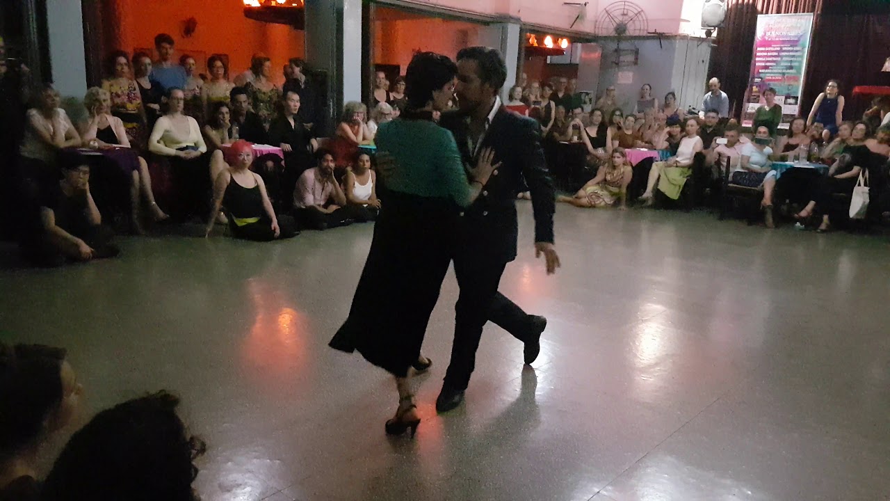 MARIELA SAMETBAND y GUILLERMO BARRIONUEVO en Viva La Pepa Milonga dentro del LADY'S Tango (1/2)