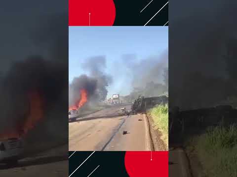 Acidente entre varios veículos deixa vítima fatal na RS 324.