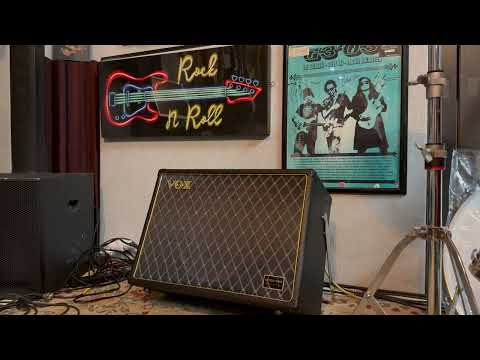 Vox AC15CC1 Full Range Flat Response Guitar Amplifier image 9