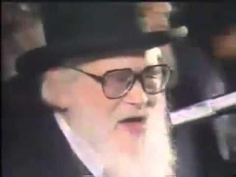 Rav Shach attacks Chabad Lubavitch Rebbe
