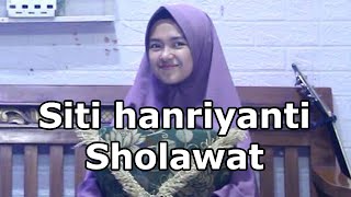 Download lagu 100k sub Siti hanriyanti Sholawat mp3 Download lagu 100k sub Siti hanriyanti Sholawat mp3