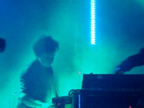 SIMIAN MOBILE DISCO (SMD) "Cruel Intentions" live at The Mayan