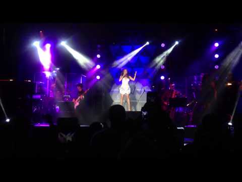 Thalia Viva Tour NYC Atmosfera Entrada.